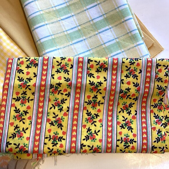 A Bundle Bag of Yellow Cotton Fabric Material Scraps Quilting Sewing Crafting - Picture 4 of 8